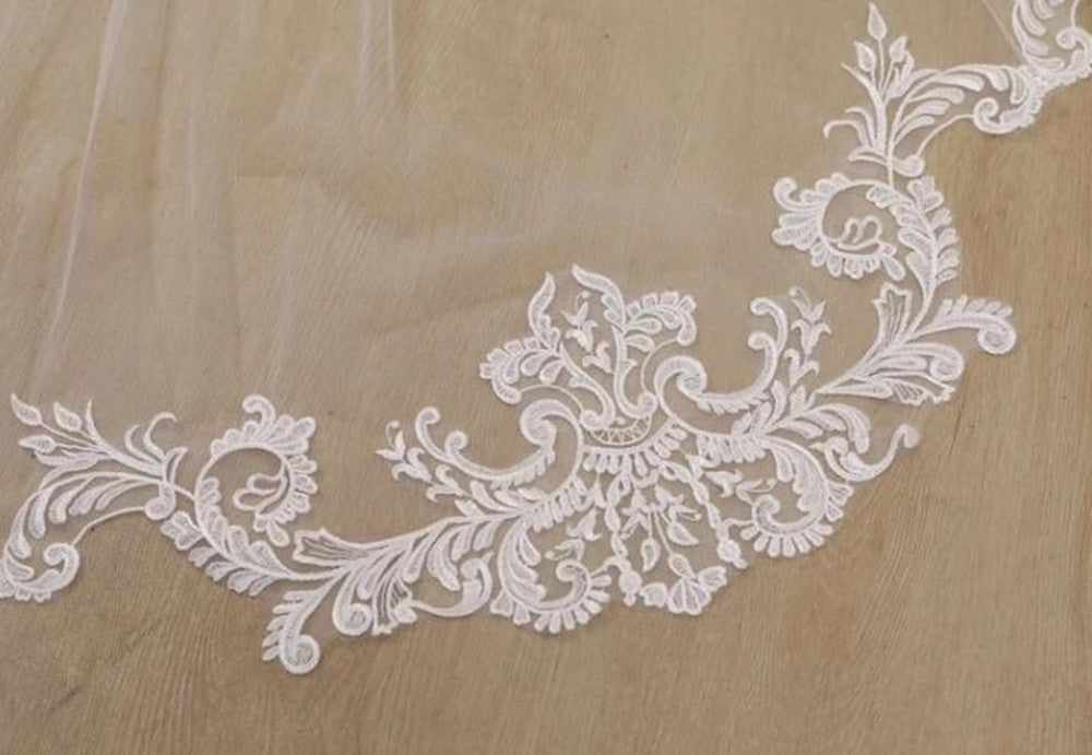 Lace trim veil