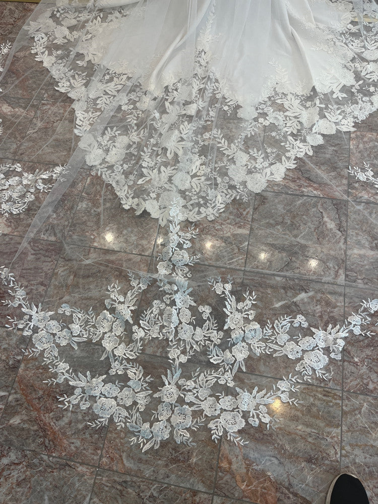 Delicate lace trim