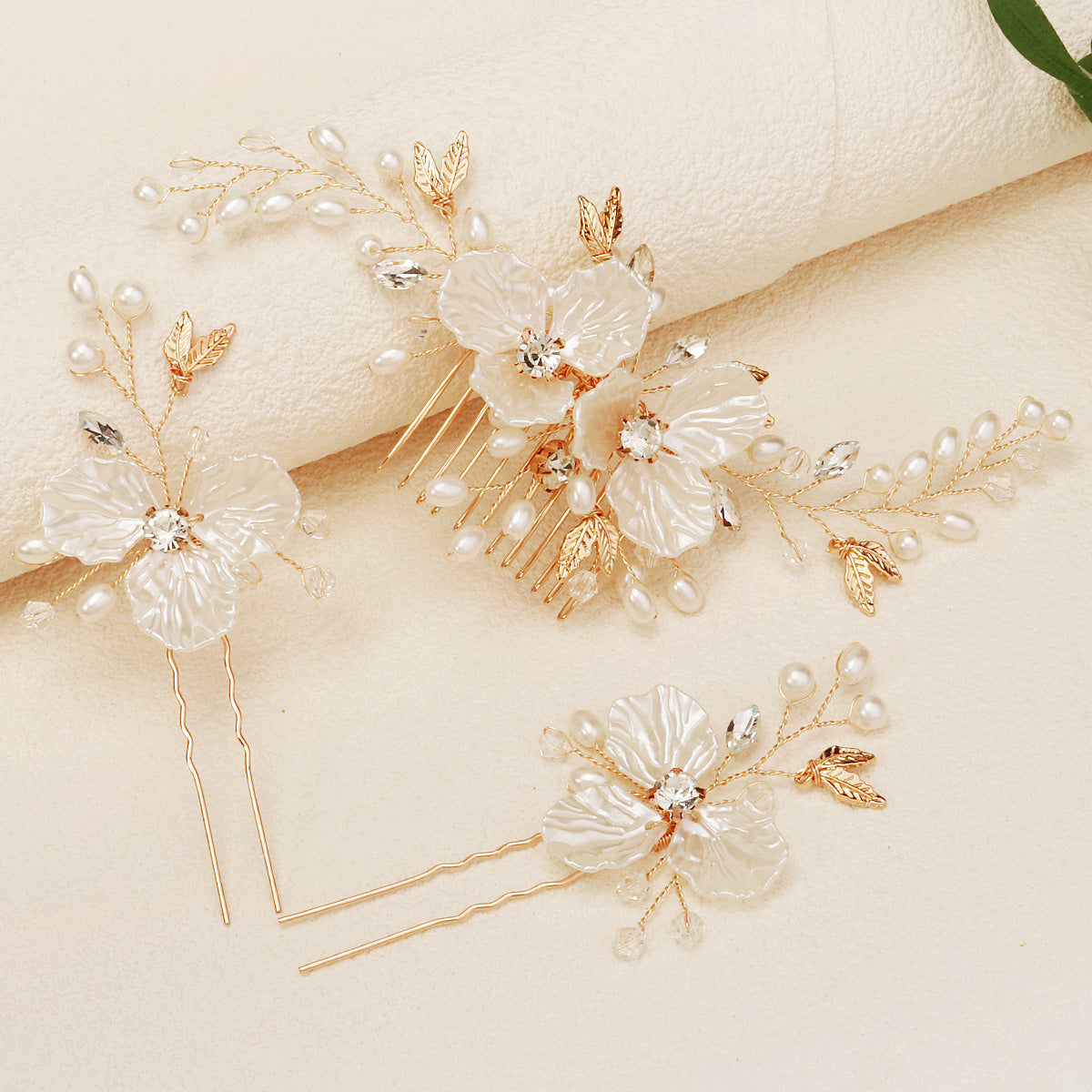 Pack of 3 beautiful hair pins